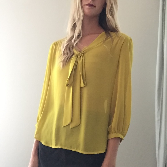 Vibrant Tie Top Blouse - Picture 2 of 5